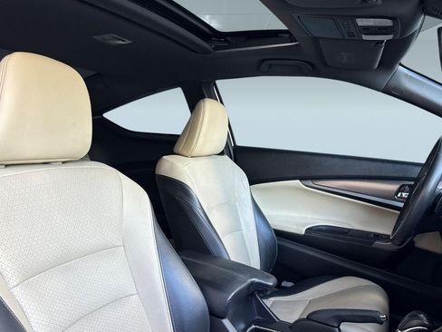 Used 2016 Honda Accord Touring image 25