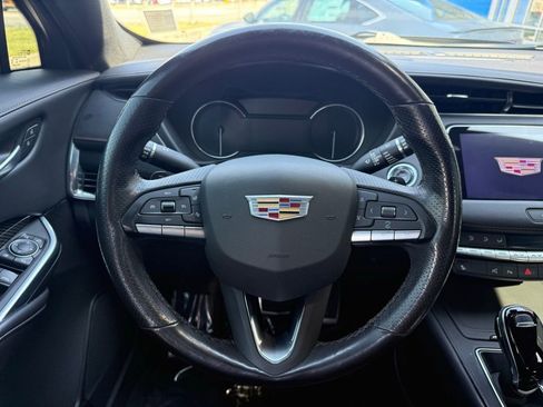 Used 2022 Cadillac XT4 Sport w/ Enhanced Visibility Package FWD image 18