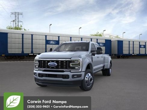 New 2026 Ford F450 Platinum w/ FX4 Off-Road Package AWD/4WD image 3