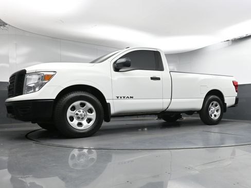 Used 2019 Nissan Titan S image 19
