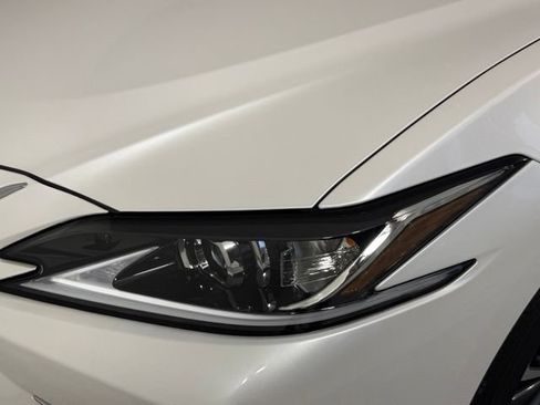 Used 2025 Lexus ES 350 w/ Premium Package FWD image 13