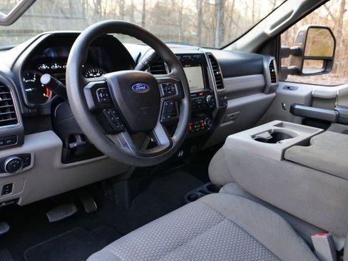 Used 2019 Ford F350 XLT w/ XLT Premium Package image 2