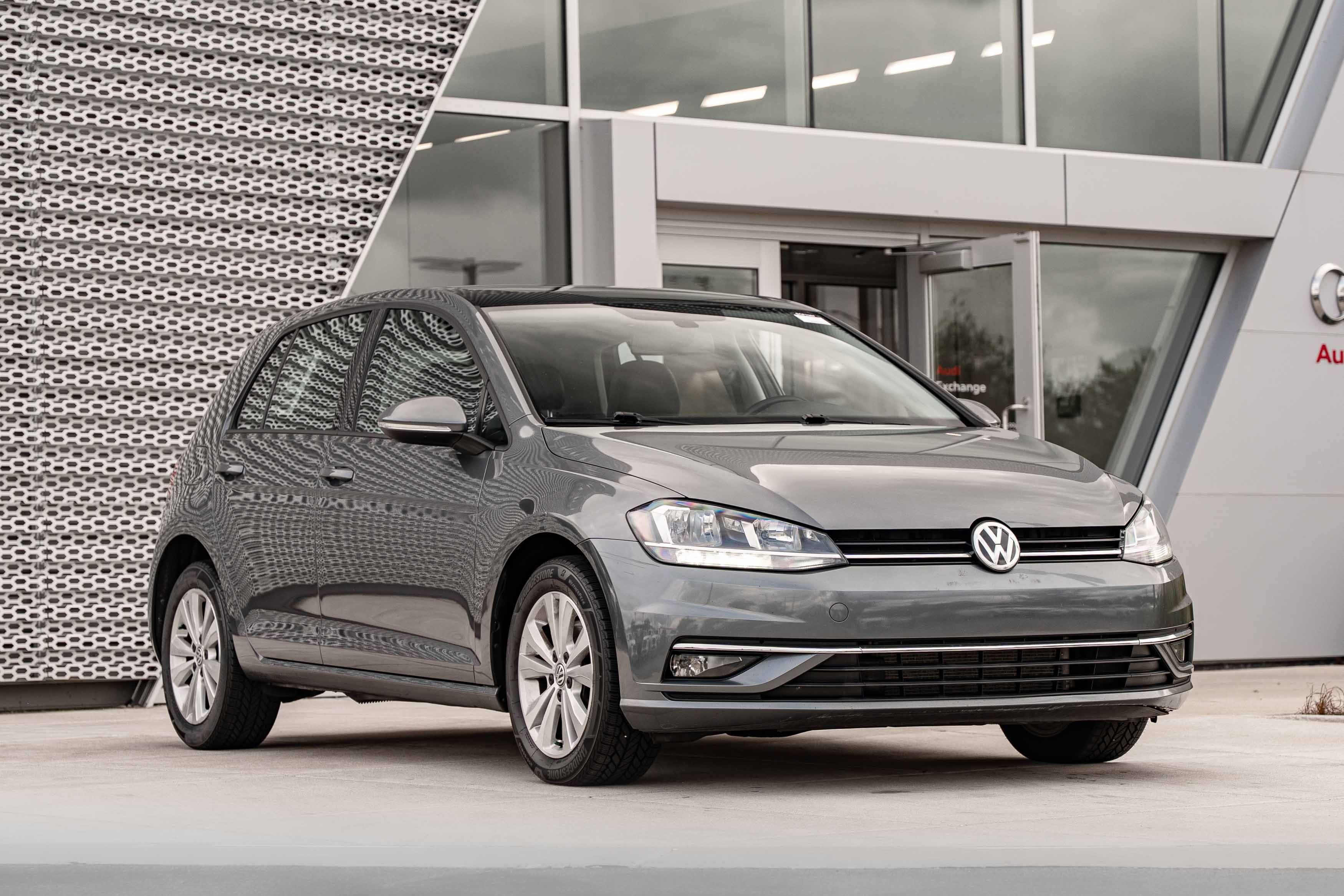 Used 2018 Volkswagen Golf SE FWD image 1