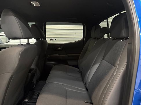 Used 2018 Toyota Tacoma TRD Sport image 22