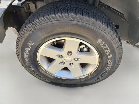 Used 2014 Jeep Wrangler Sport w/ Quick Order Package 24S AWD/4WD image 28