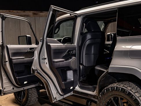 Used 2025 Lexus GX 550 image 34