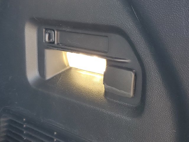 Certified 2026 Ford Explorer Active AWD/4WD image 9