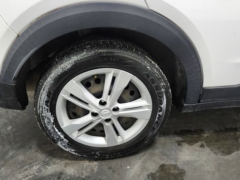 Used 2021 Nissan Kicks S image 9