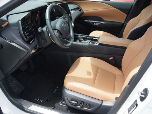 Used 2025 Lexus RX 350 FWD w/ Technology Package image 9
