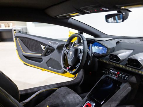 Used 2023 Lamborghini Huracan Tecnica RWD image 35