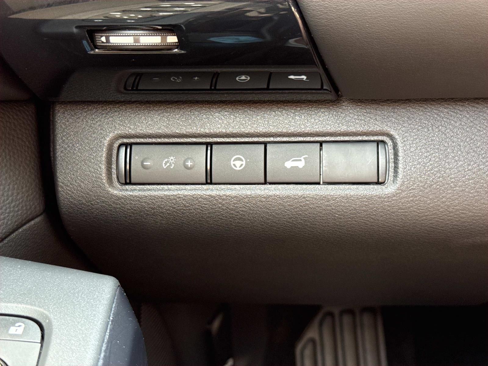 Certified 2026 Nissan Pathfinder SV AWD/4WD image 19