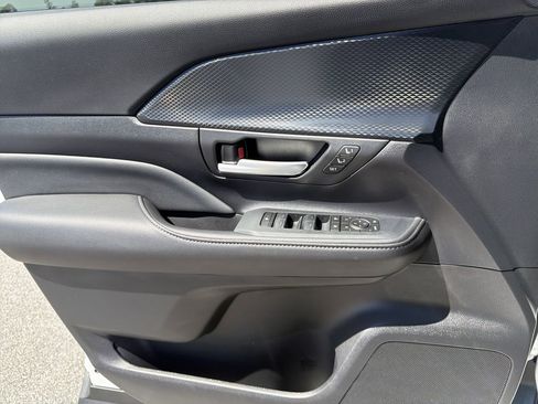 Used 2025 Toyota Grand Highlander MAX Limited image 24