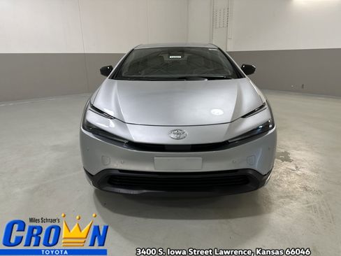 New 2026 Toyota Prius LE image 2