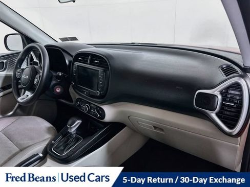 Used 2023 Kia Soul LX FWD image 32