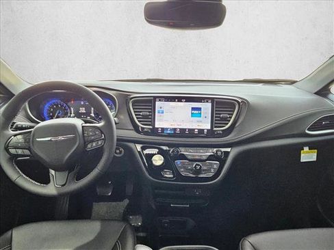 New 2026 Chrysler Pacifica Select FWD image 13