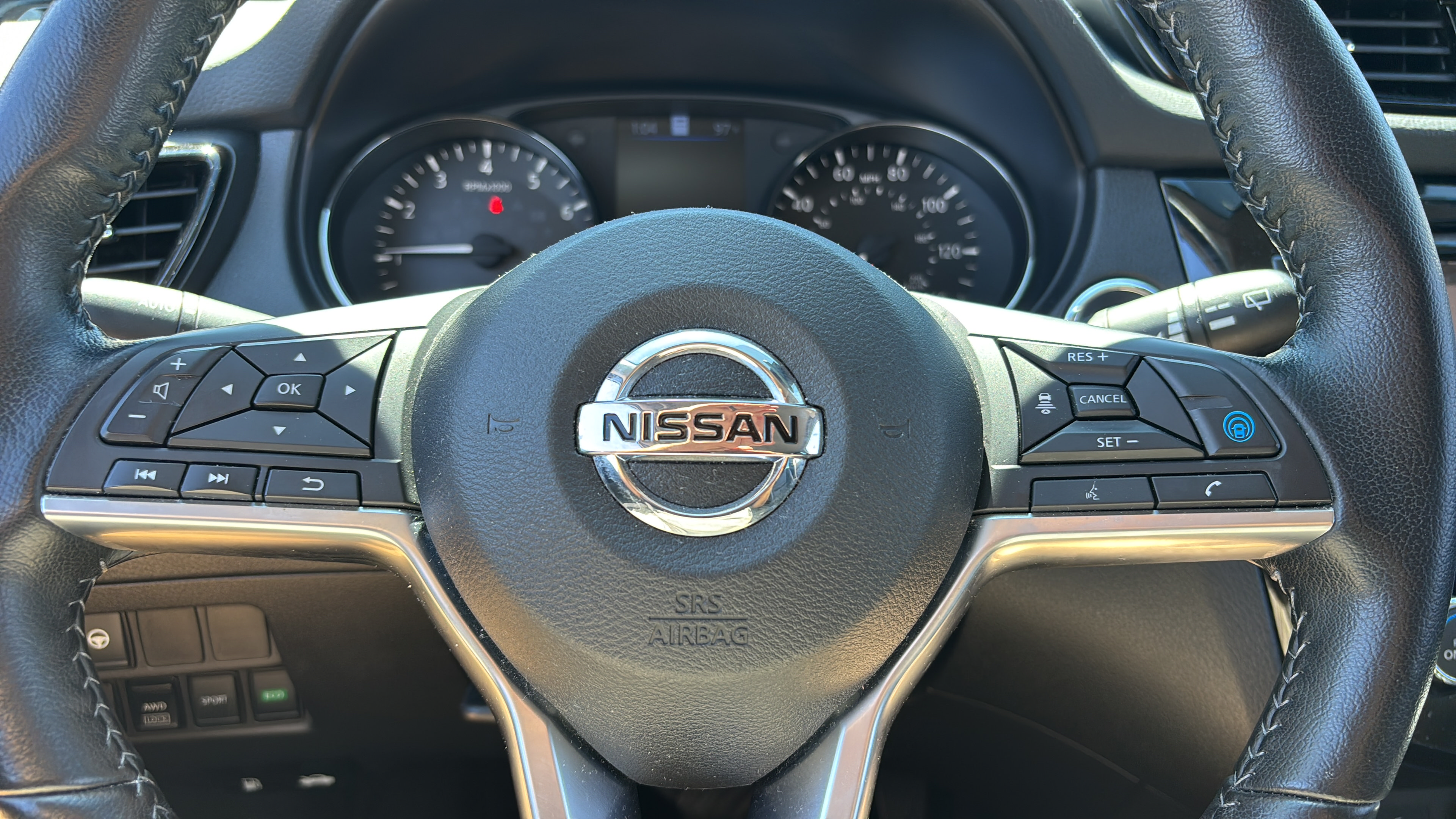 Used 2022 Nissan Rogue Sport SL AWD/4WD image 29