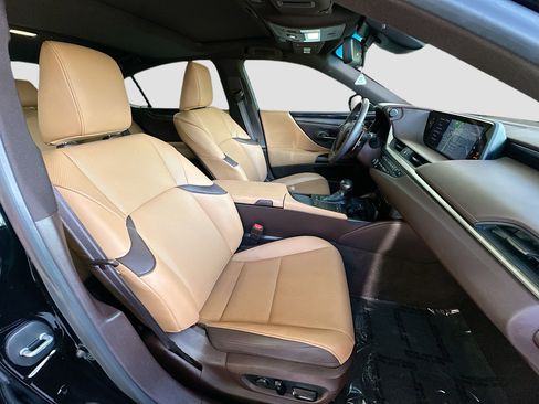 Used 2020 Lexus ES 300h w/ Premium Package FWD image 29
