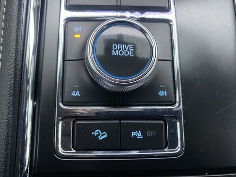 Used 2023 Ford Expedition XLT image 27