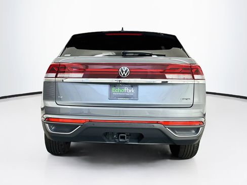 Used 2025 Volkswagen Atlas Cross Sport SE AWD/4WD image 7