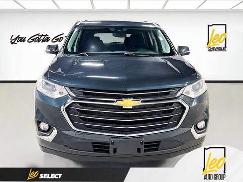 Used 2020 Chevrolet Traverse LT w/ Driver Confidence II Package AWD/4WD image 2