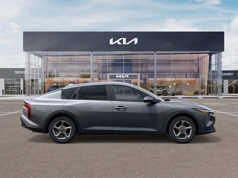 New 2026 Kia K4 LXS FWD image 12