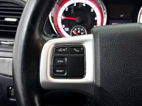 Used 2017 Dodge Grand Caravan SE w/ UConnect Hands-Free Group FWD image 26