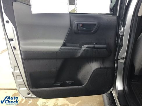 Used 2023 Toyota Tacoma SR image 11