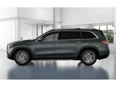 Used 2026 Mercedes-Benz GLS 450 4MATIC image 34