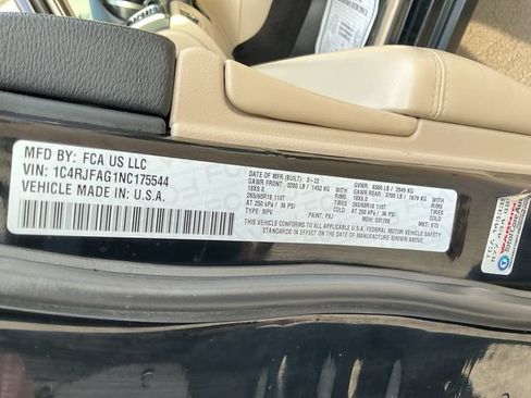 Used 2022 Jeep Grand Cherokee Laredo E AWD/4WD image 25