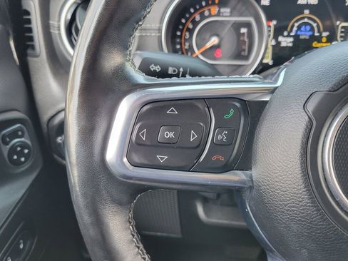 Used 2022 Jeep Wrangler Unlimited Sahara w/ Cold Weather Group AWD/4WD image 5