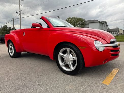 Used 2003 Chevrolet SSR RWD image 4