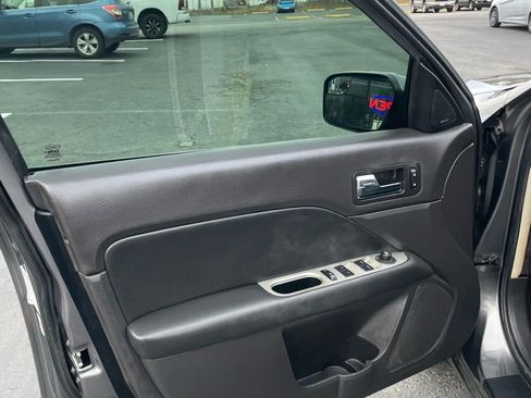Used 2011 Ford Fusion SEL w/ 301A Rapid Spec Order Code image 10