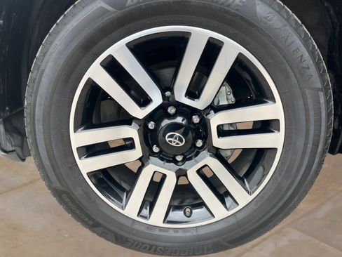 Used 2021 Toyota 4Runner Limited image 24