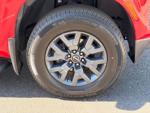 Certified 2022 Nissan Frontier S w/ Technology Package AWD/4WD image 10