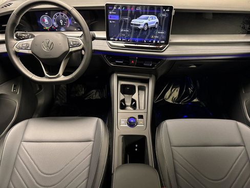 New 2026 Volkswagen Tiguan SE FWD image 12