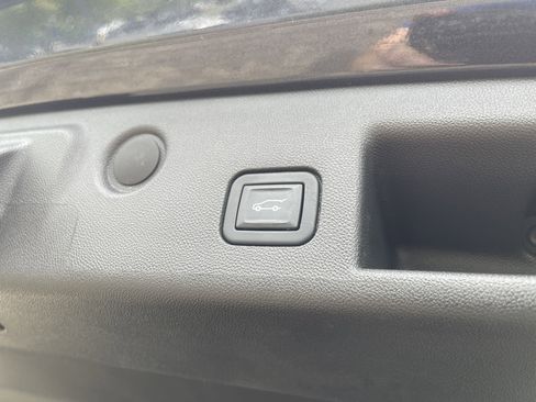 Used 2022 Chevrolet Equinox LT image 42