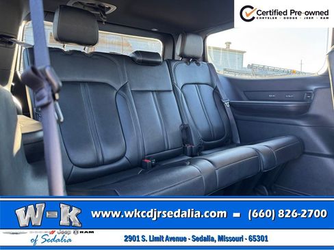 Certified 2024 Jeep Wagoneer Series III AWD/4WD image 35