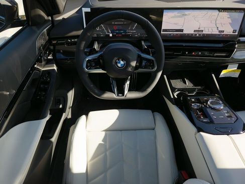 New 2026 BMW 530i w/ Executive Package image 18