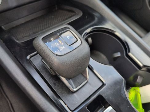 Used 2021 Nissan Rogue SV image 29