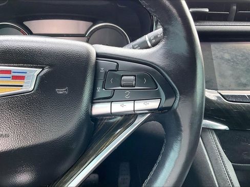 Used 2020 Cadillac XT6 Premium Luxury image 11