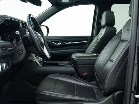 Used 2023 GMC Yukon XL Denali image 10