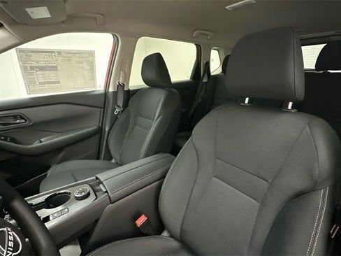 New 2026 Nissan Rogue S image 9