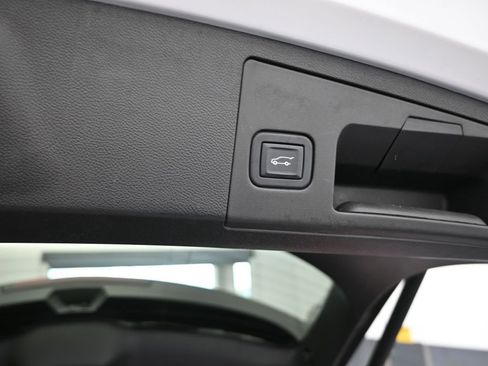 Used 2022 Cadillac XT4 Premium Luxury w/ Enhanced Visibility Package image 48