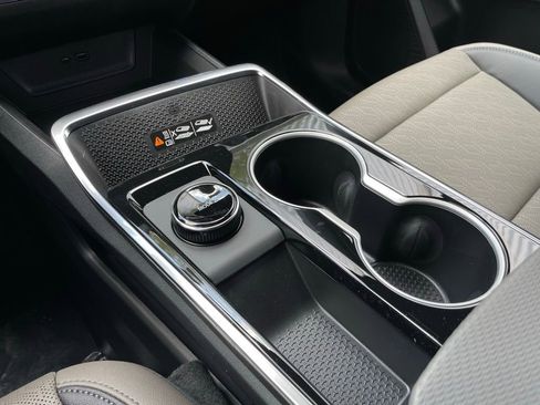 New 2026 Chevrolet Equinox LT w/ Convenience Package II FWD image 21