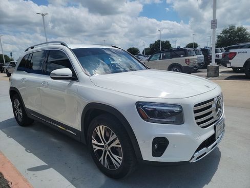 Used 2025 Mercedes-Benz GLB 250 image 4