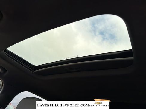 Used 2024 Chevrolet Trax RS w/ Sunroof Package FWD image 16