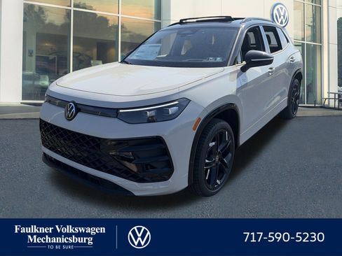 New 2026 Volkswagen Tiguan SE R-Line AWD/4WD image 1