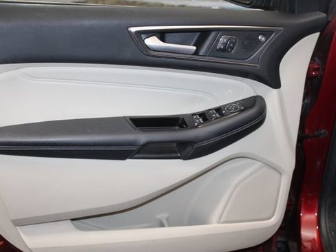 Used 2019 Ford Edge Titanium w/ Cold Weather Package FWD image 20
