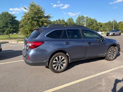 Used 2017 Subaru Outback 2.5i Limited AWD/4WD image 11
