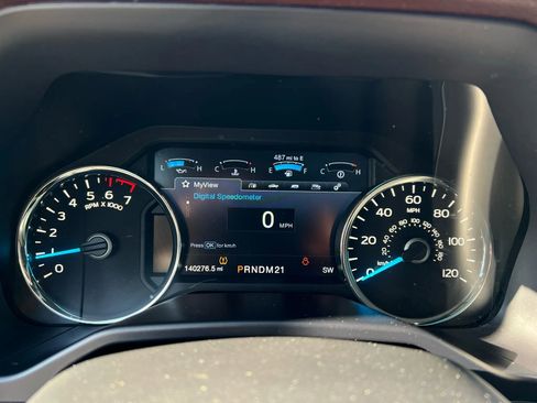 Used 2016 Ford F150 Platinum w/ Equipment Group 701A Luxury image 13